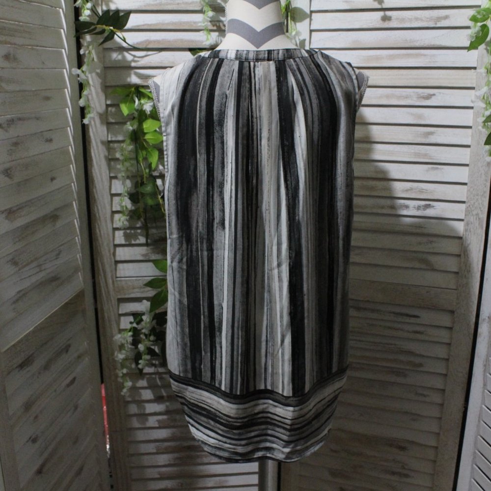 apt 9 sleeveless striped blouse (520) - Picture 3 of 7